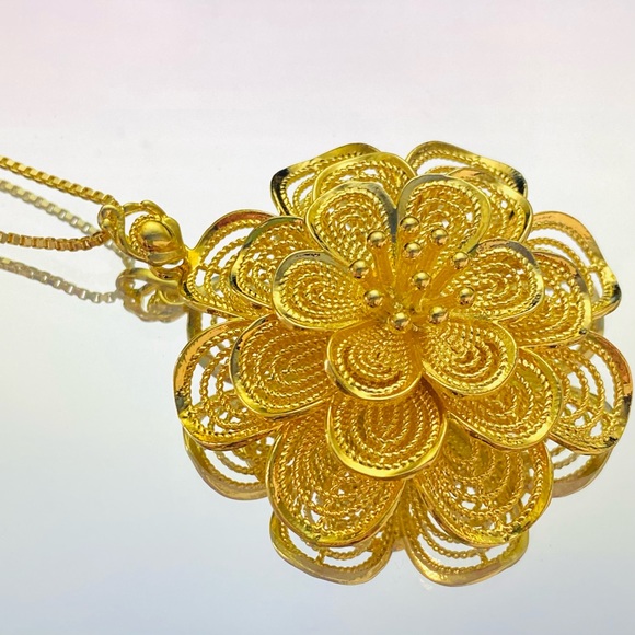 Large Rose Charm Necklace - Picture 6 of 10